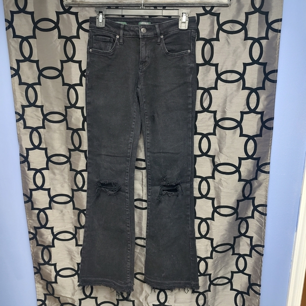 Wild Fable Low Rise Flare Size 2 Black Distressed Jeans!